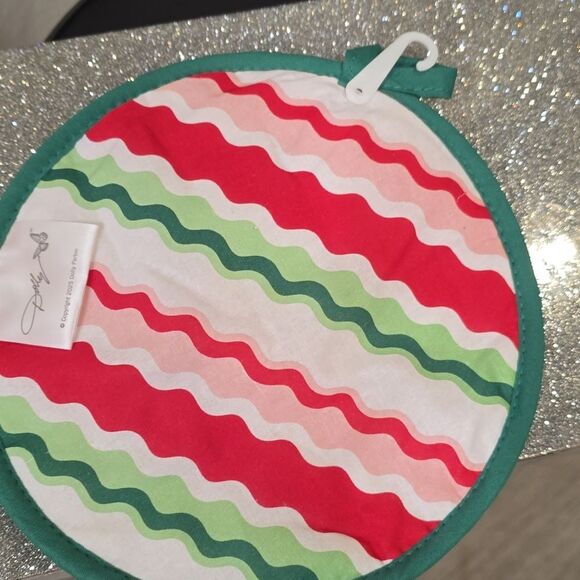 Dolly Parton Candy Cane Swirl Oranament Pot Holder - Picture 7 of 7